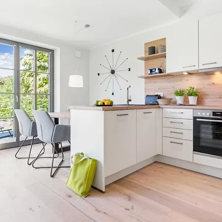 Apartment Brede